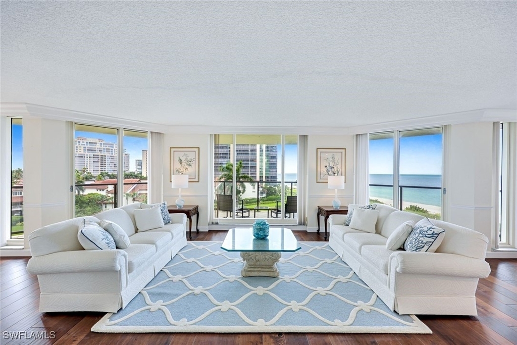 4901 Gulf Shore Boulevard N - Photo 1