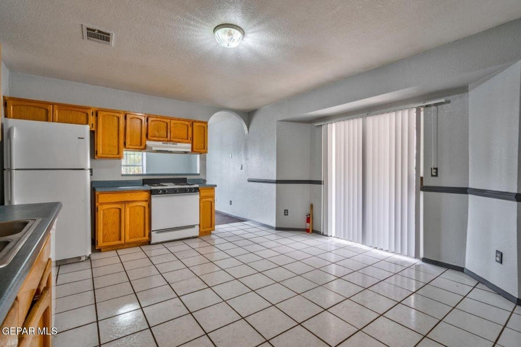 12521 Angie Bombach Avenue - Photo 7