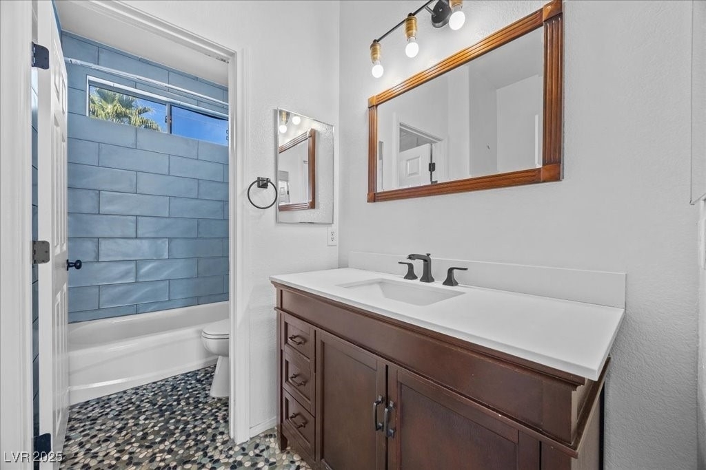 6332 Peggotty Avenue - Photo 36
