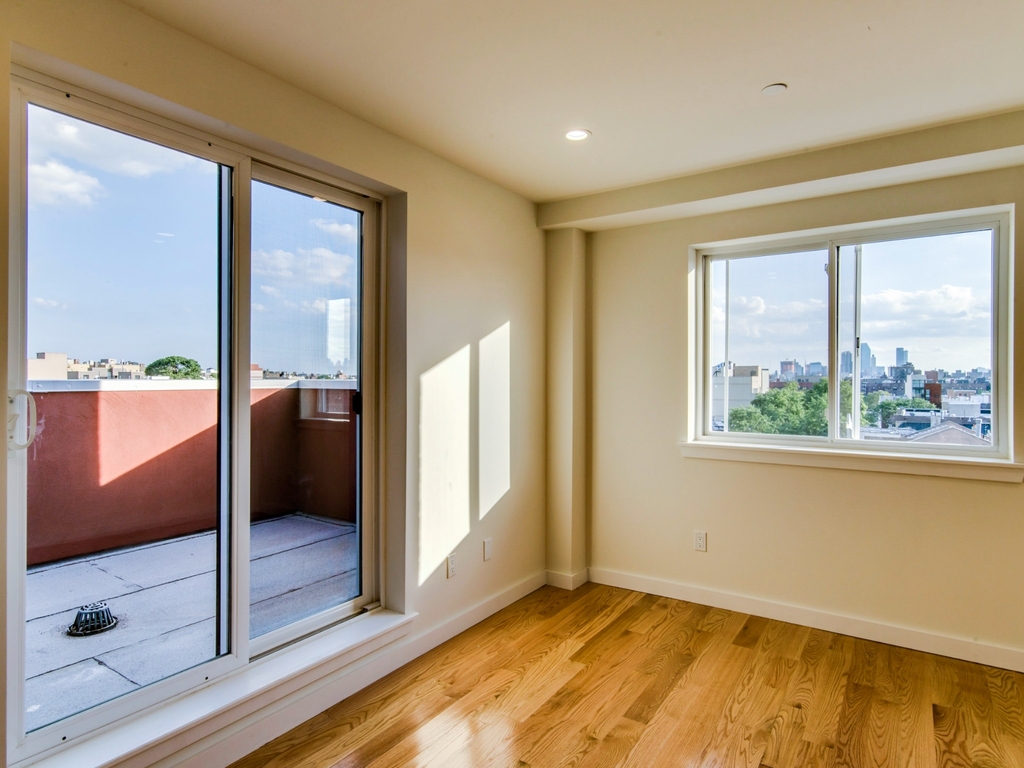 28-22 Astoria Boulevard - Photo 2
