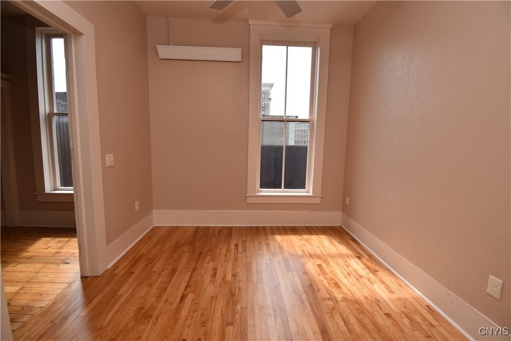 170 Court Street - Photo 5