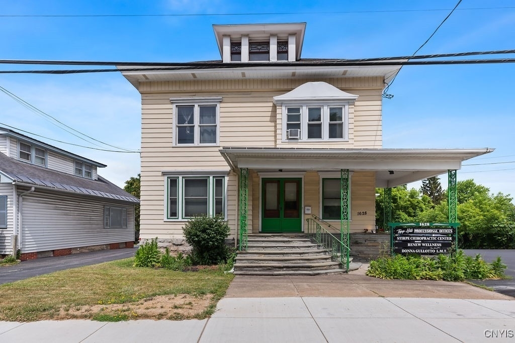 1628 W Genesee Street - Photo 0