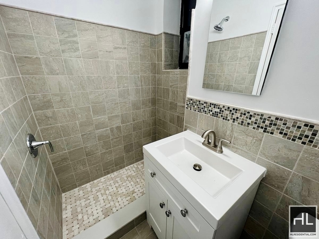 140 Claremont Avenue - Photo 5