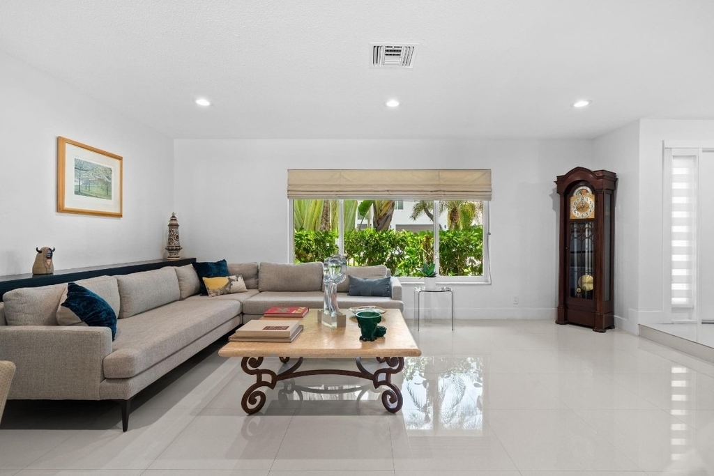 326 Seven Isles Drive - Photo 3