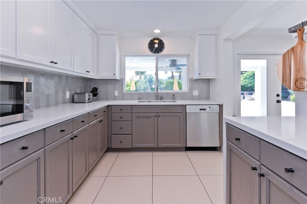 1057 E Marshall Way - Photo 45