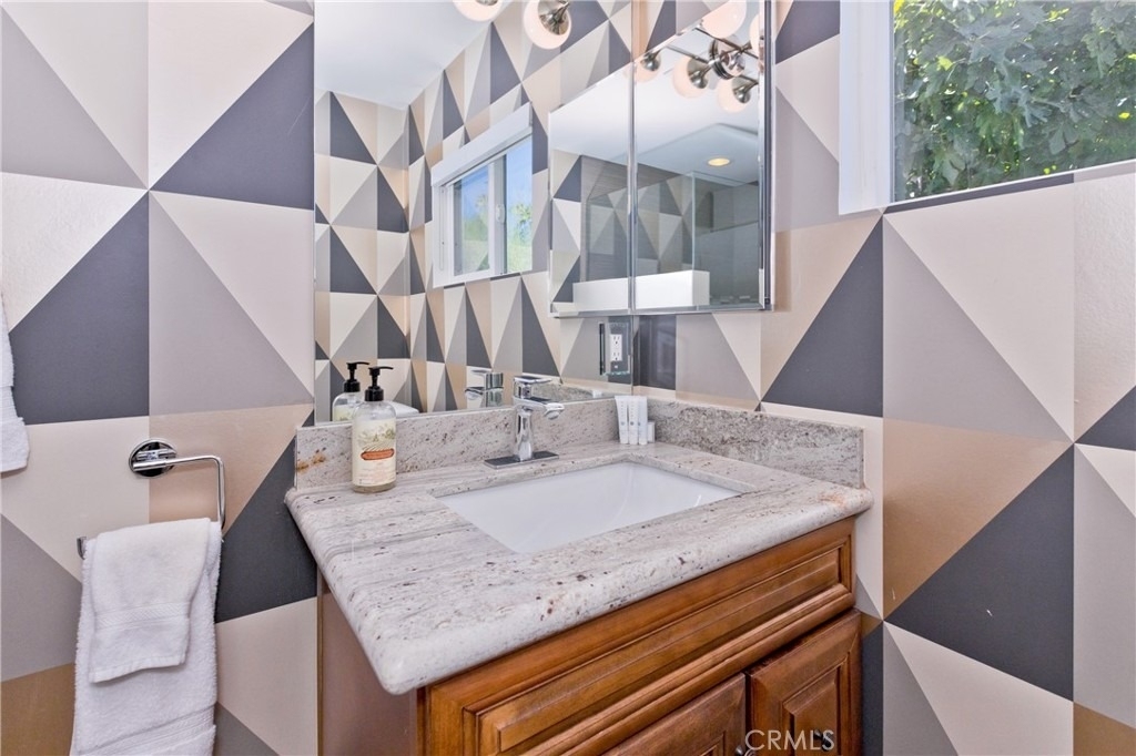 1057 E Marshall Way - Photo 55