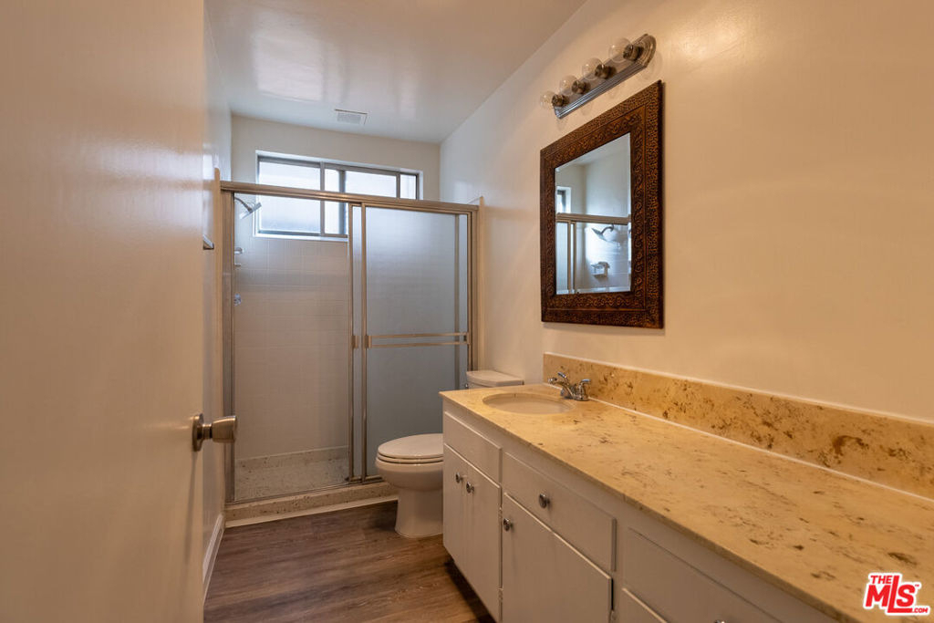 1538 Stanford Street - Photo 5