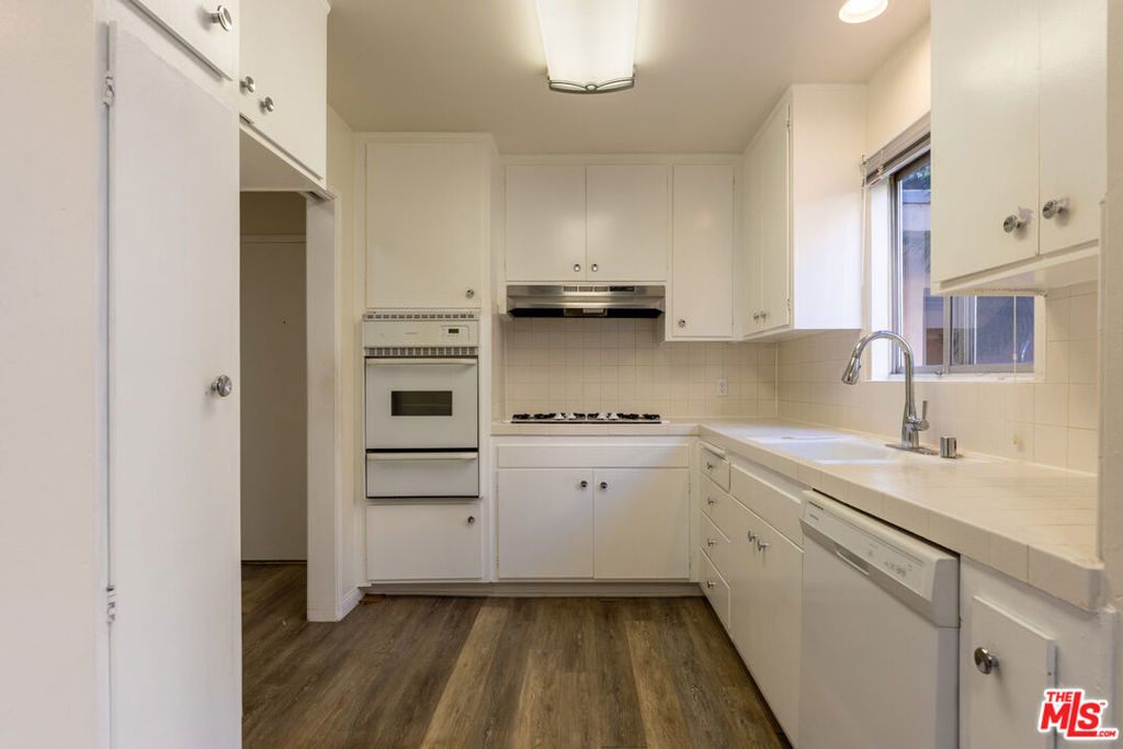 1538 Stanford Street - Photo 8