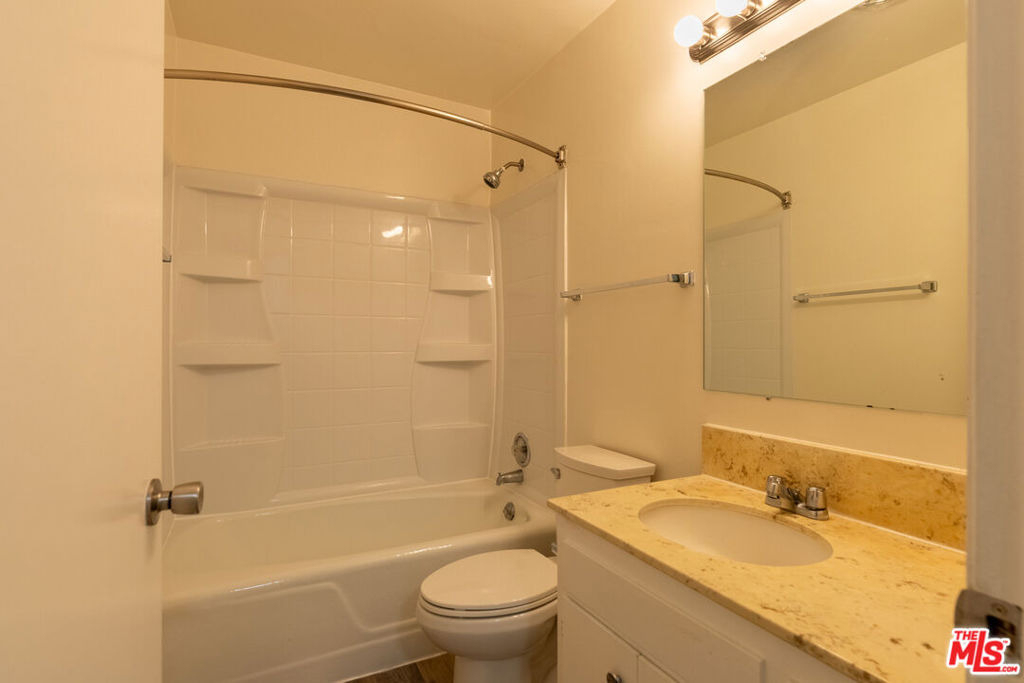 1538 Stanford Street - Photo 4