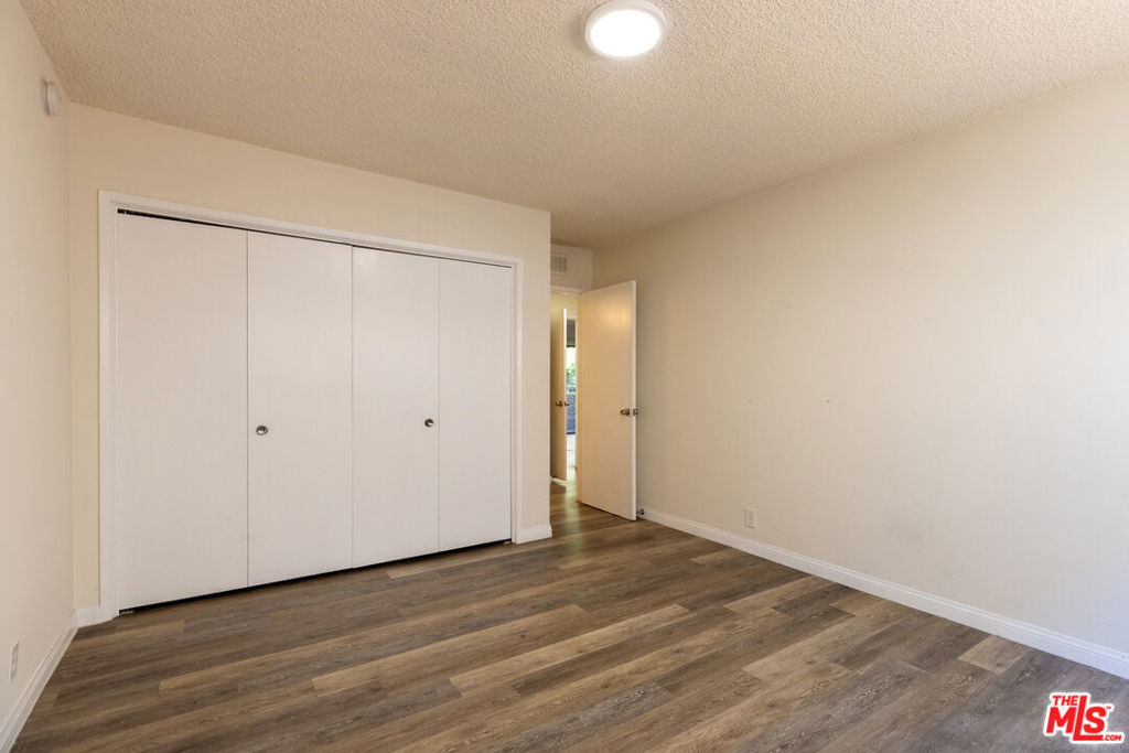 1538 Stanford Street - Photo 2
