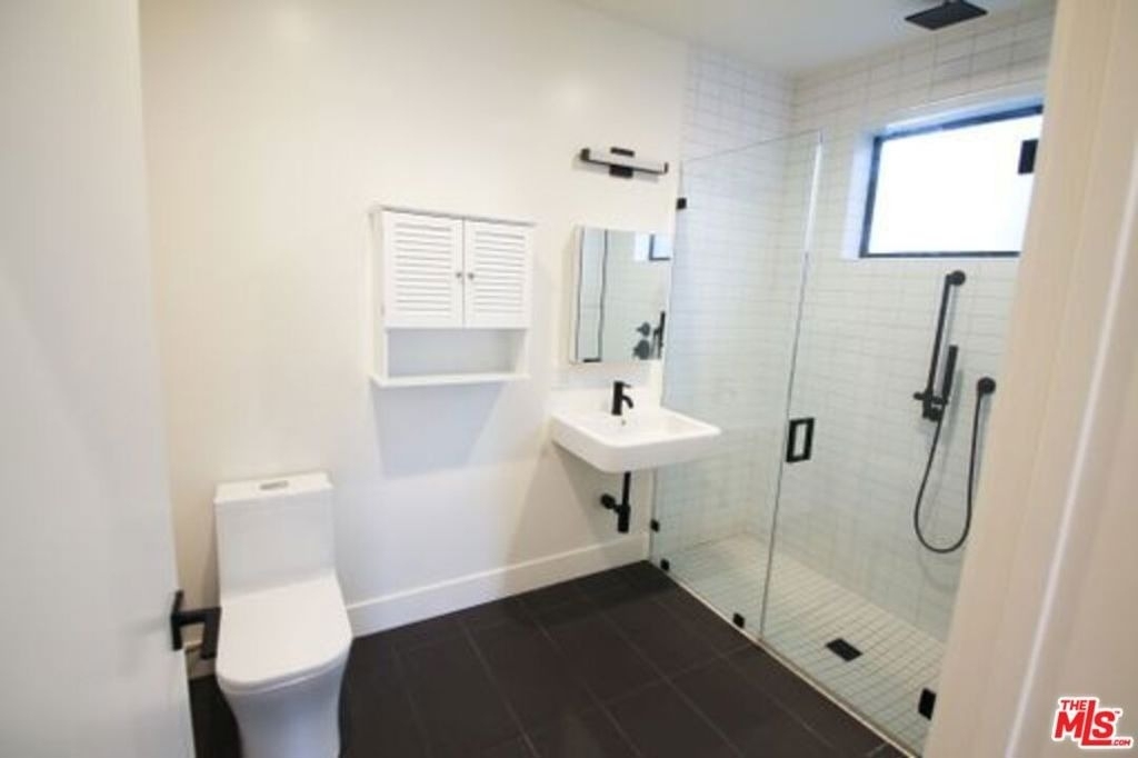 321 N Bixel Street - Photo 11