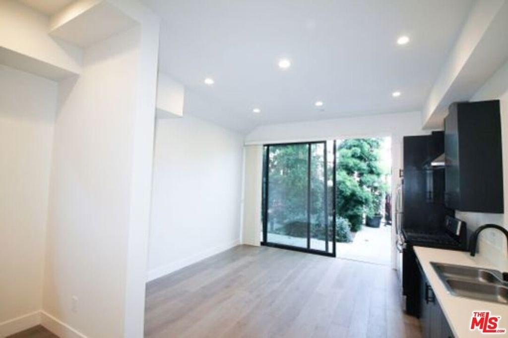 321 N Bixel Street - Photo 14