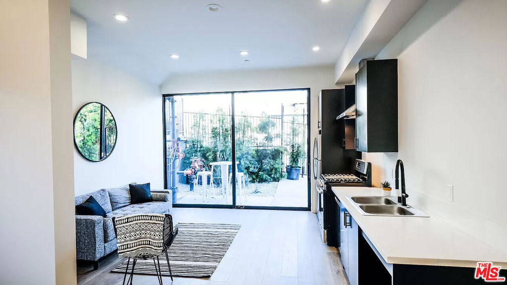 321 N Bixel Street - Photo 7