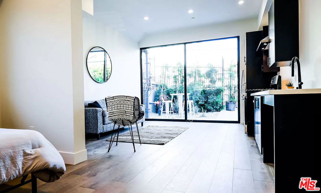 321 N Bixel Street - Photo 6