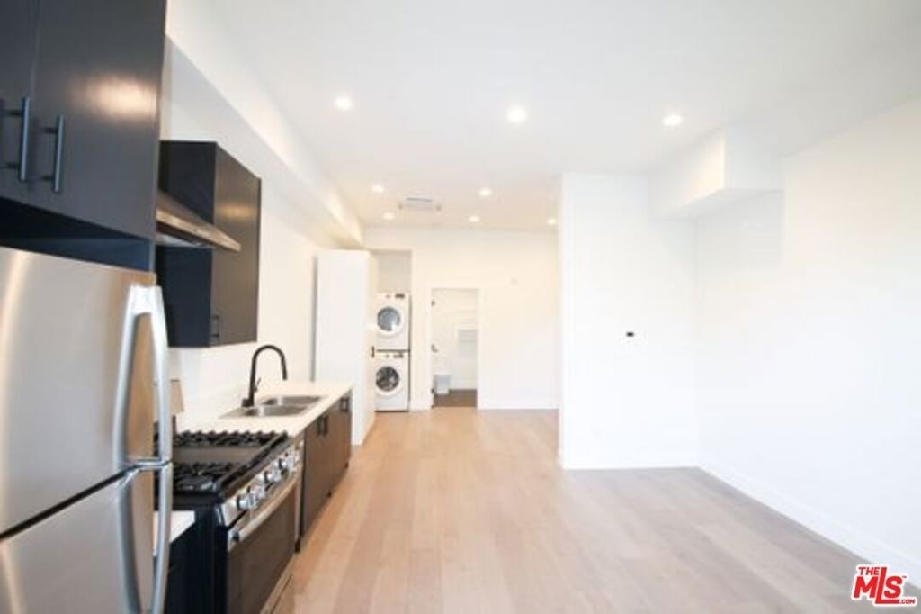 321 N Bixel Street - Photo 8