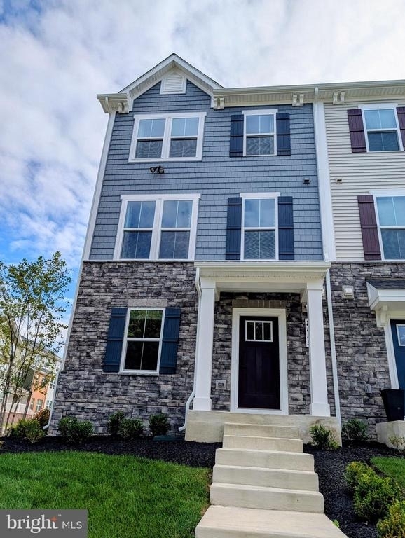8445 Hamlin Street - Photo 0