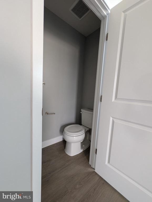 8445 Hamlin Street - Photo 15