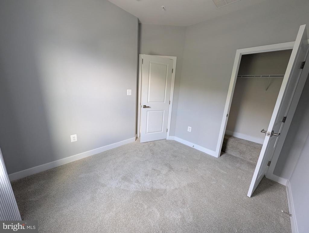 8445 Hamlin Street - Photo 9
