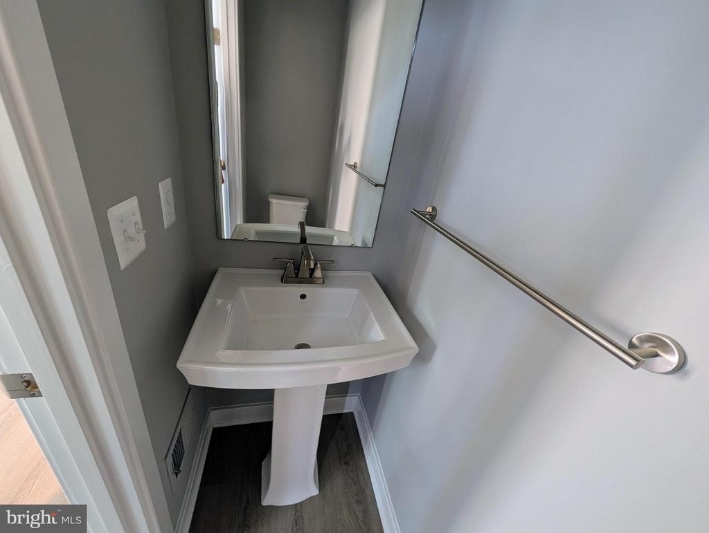 8445 Hamlin Street - Photo 12