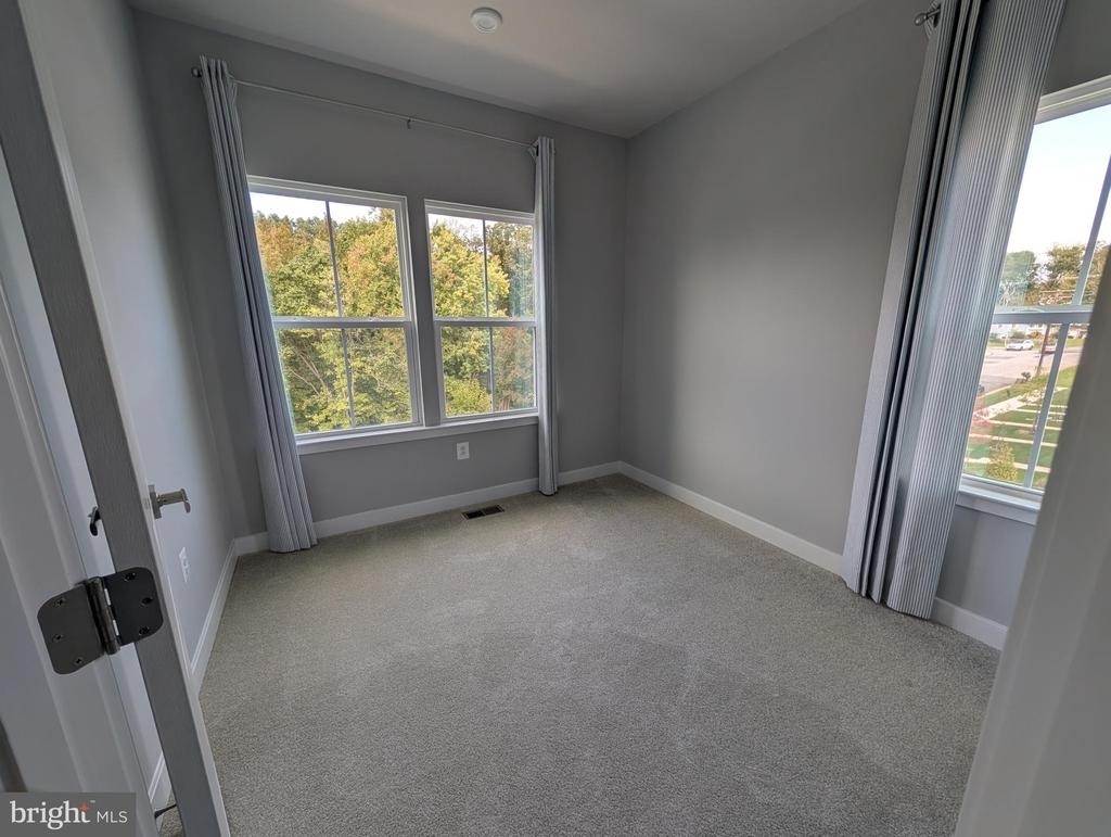 8445 Hamlin Street - Photo 8