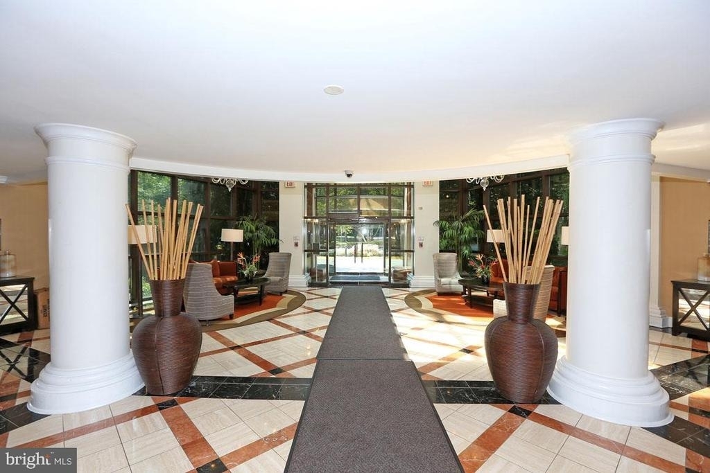10101 Grosvenor Place - Photo 7