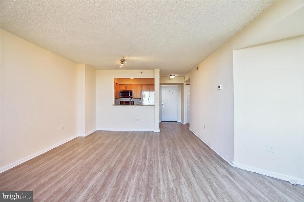 10101 Grosvenor Place - Photo 16