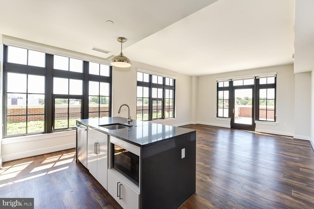 901 H Street Ne - Photo 2
