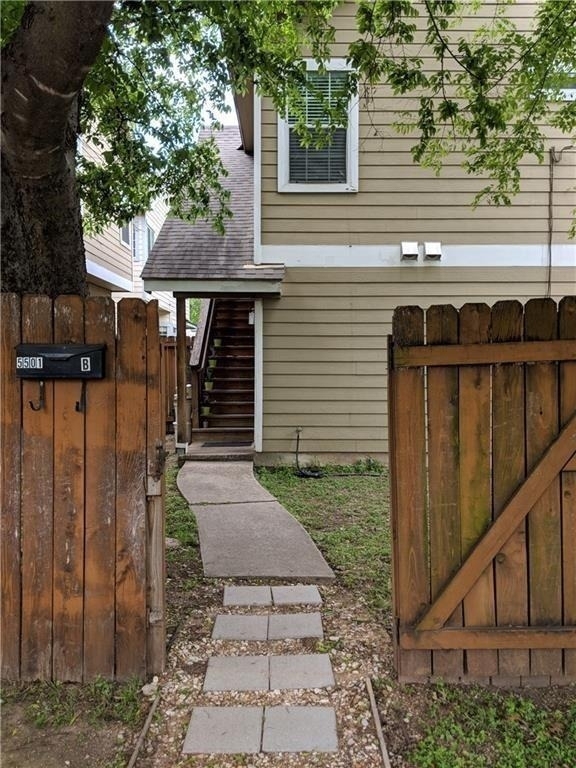 5501 Duval B St - Photo 0