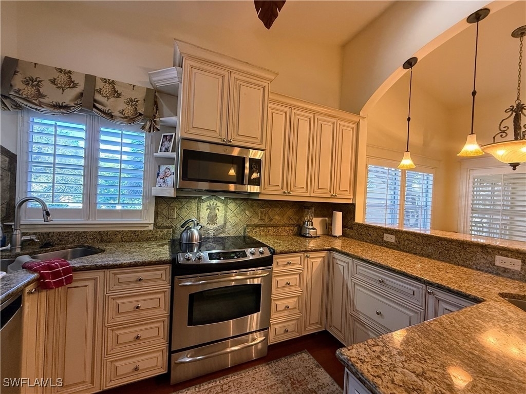 24821 Lakemont Cove Lane - Photo 4