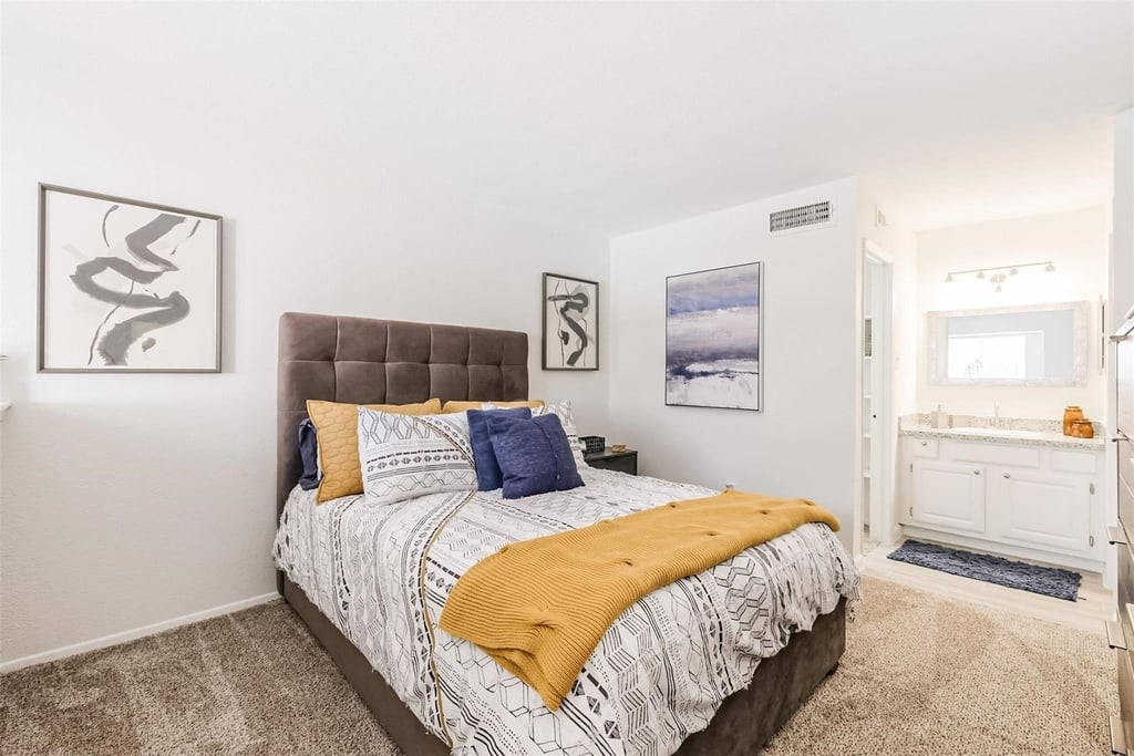 8162 Richmond Avenue - Photo 13