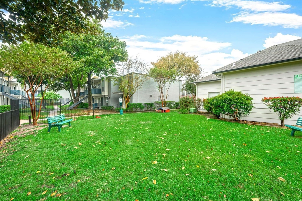 8162 Richmond Avenue - Photo 22