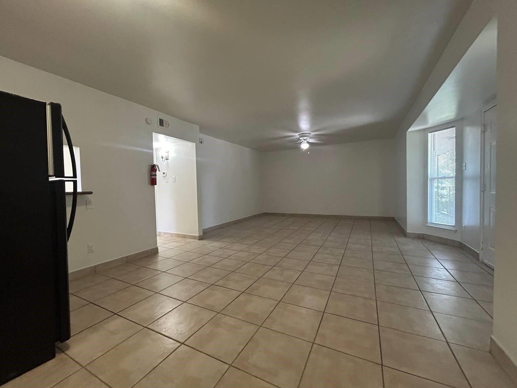 1010 S Wayside Drive - Photo 22
