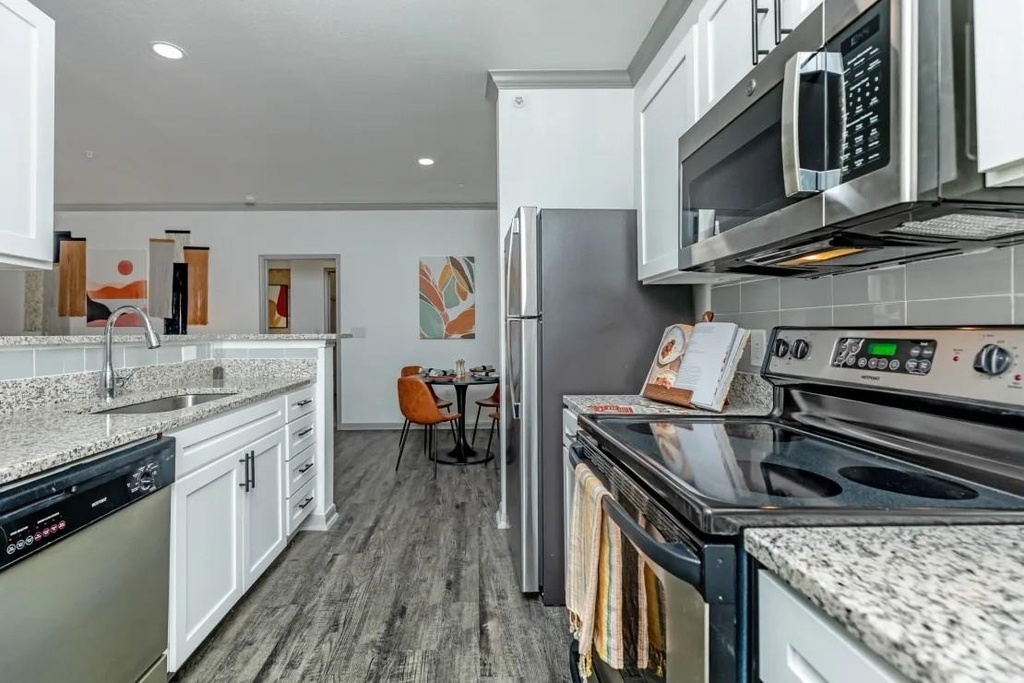 9914 W Military Drive - Photo 3