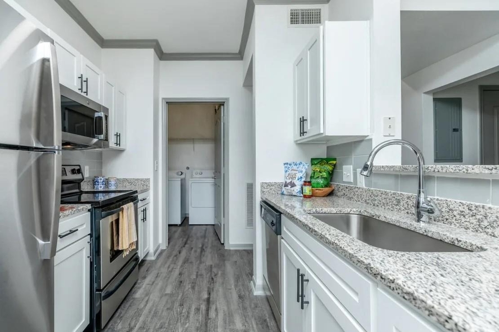 9914 W Military Drive - Photo 10