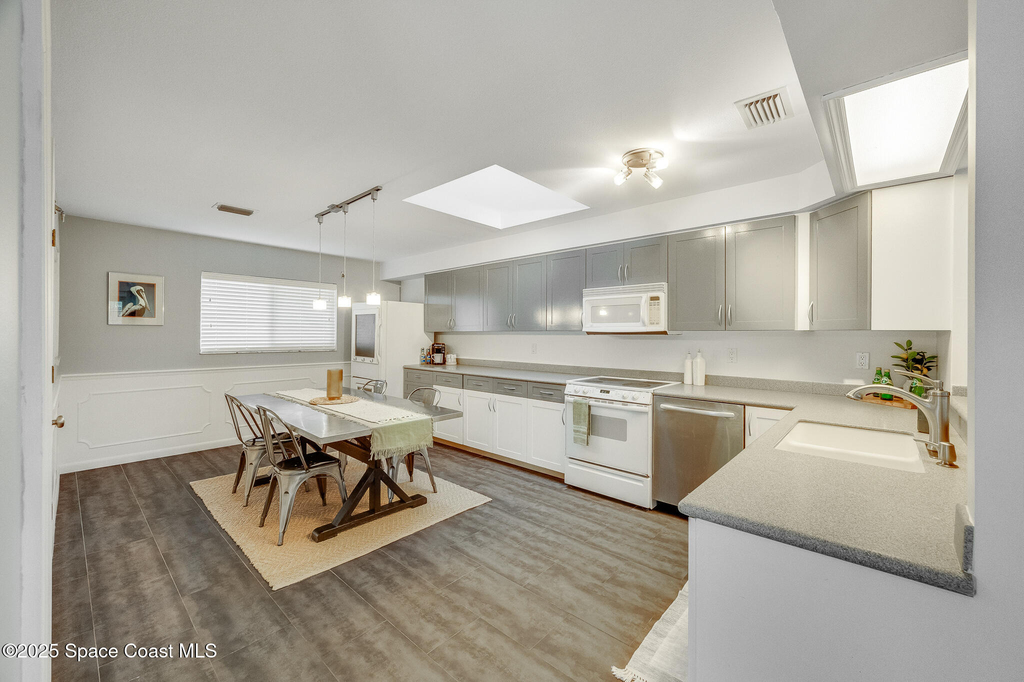 3319 Kirkland Road Ne - Photo 1