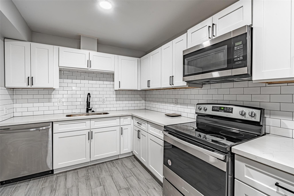 9711 Linkmeadow Lane - Photo 20