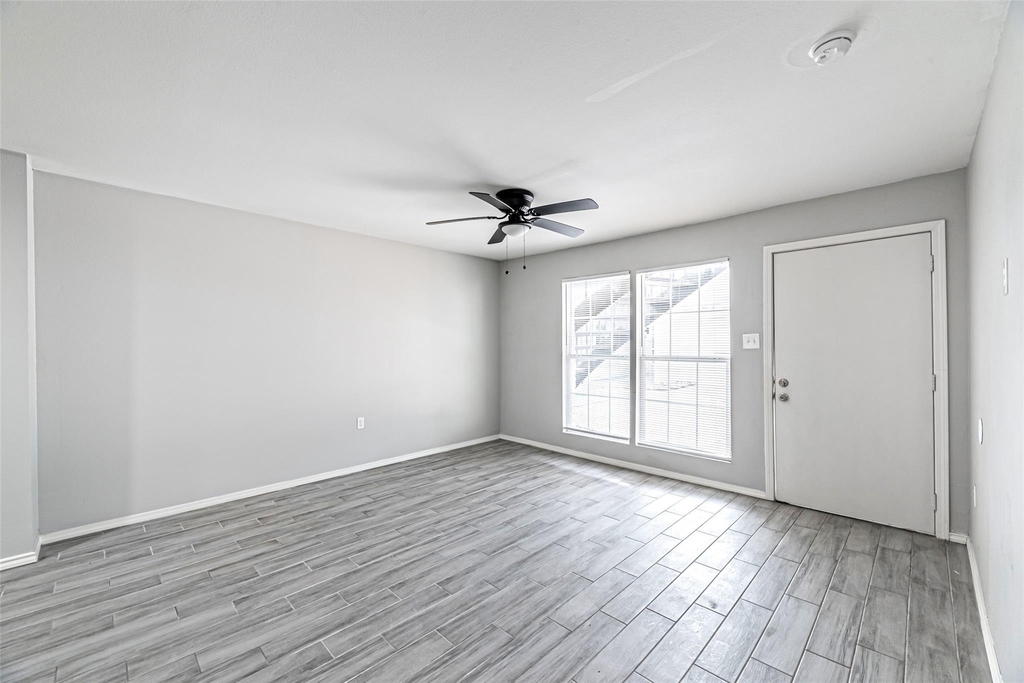9711 Linkmeadow Lane - Photo 8