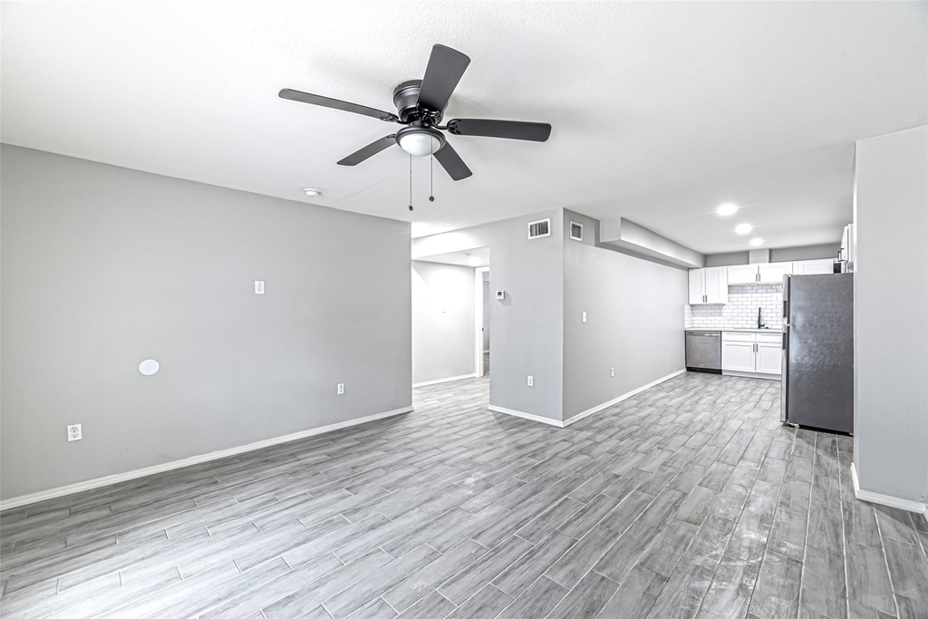 9711 Linkmeadow Lane - Photo 0