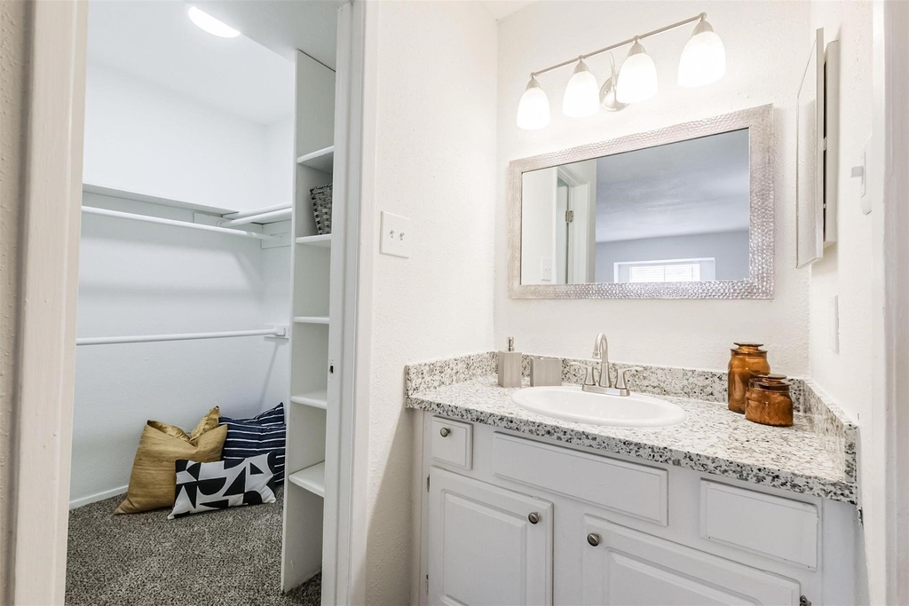 8162 Richmond Avenue - Photo 14