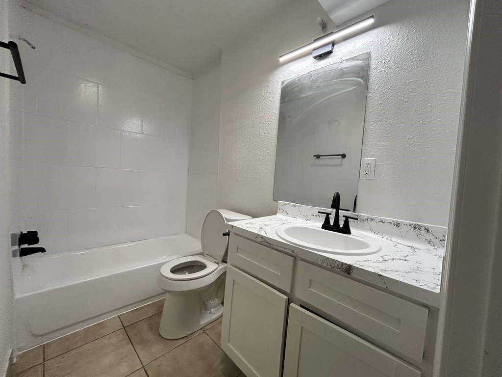 1010 S Wayside Drive - Photo 45