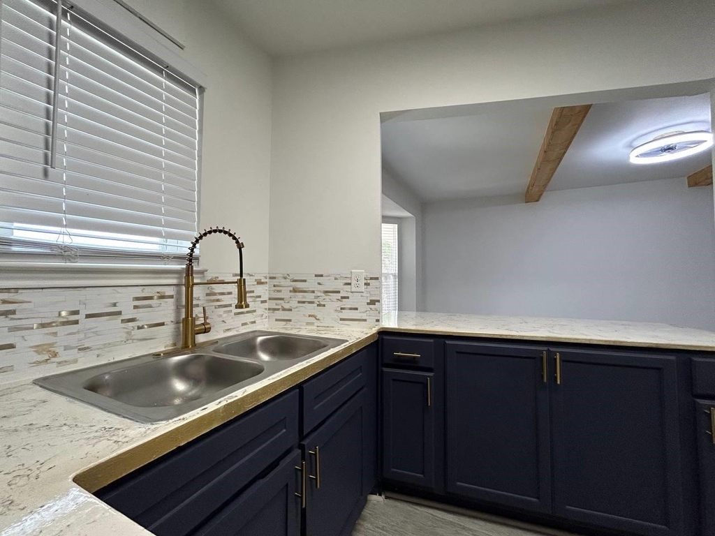 1010 S Wayside Drive - Photo 1