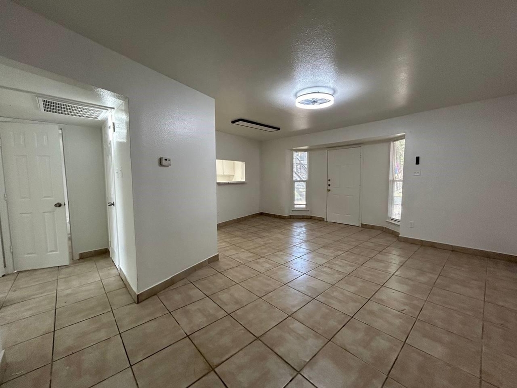 1010 S Wayside Drive - Photo 41