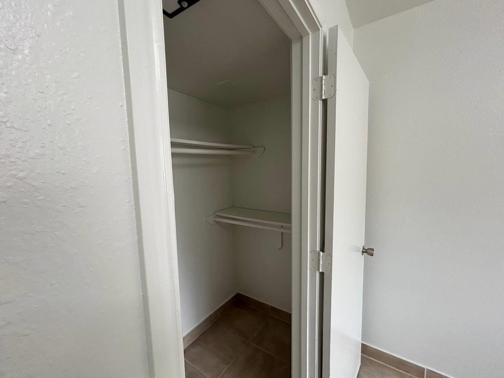 1010 S Wayside Drive - Photo 44