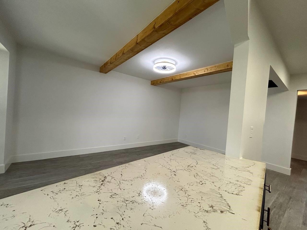 1010 S Wayside Drive - Photo 16
