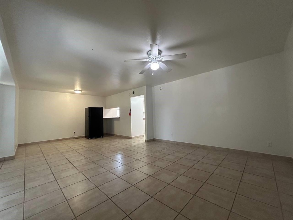 1010 S Wayside Drive - Photo 24