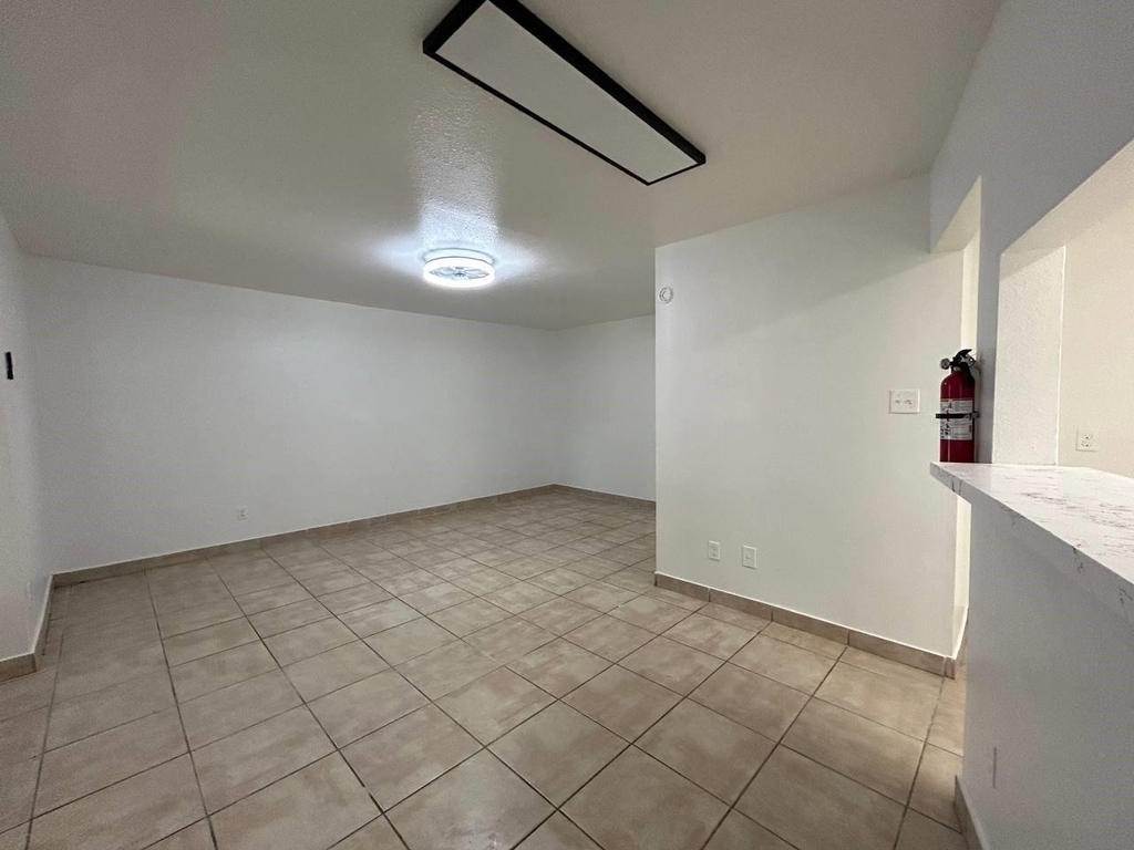 1010 S Wayside Drive - Photo 40
