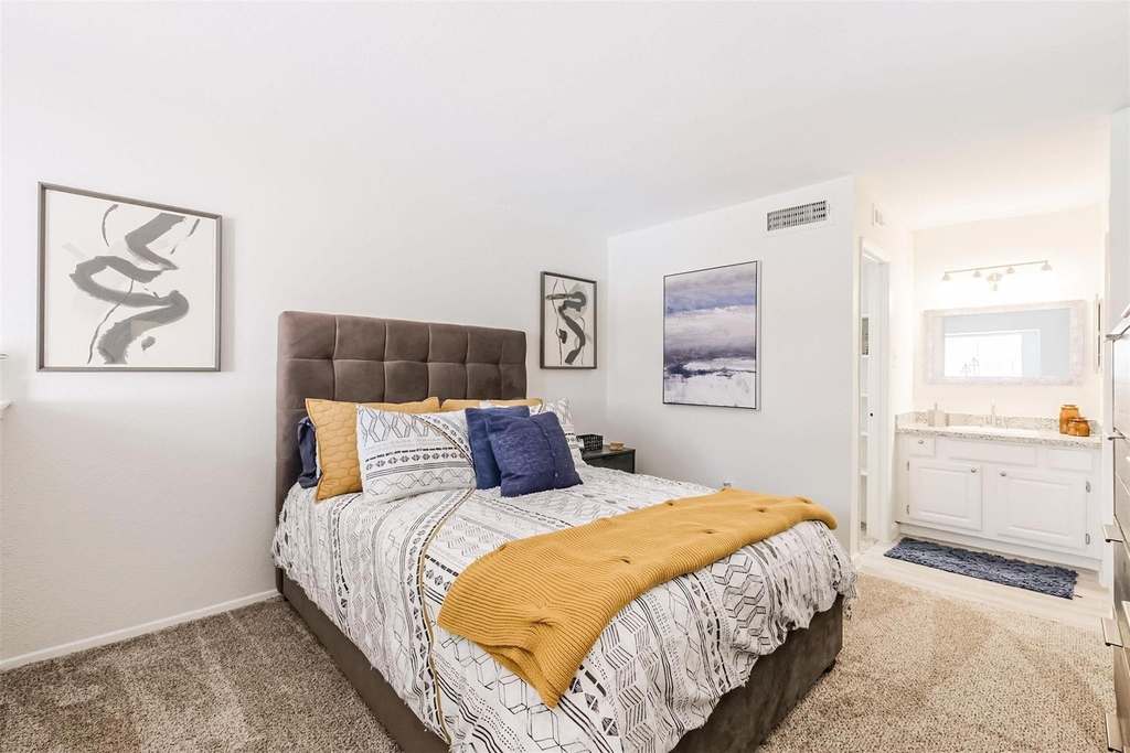 8162 Richmond Avenue - Photo 13
