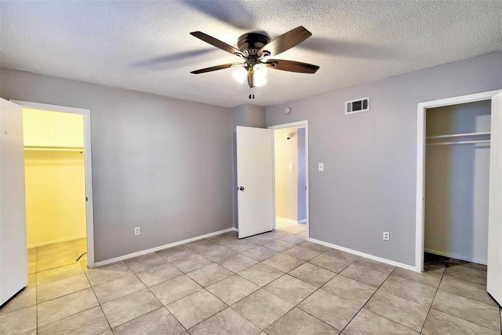 935 Byrne Street - Photo 14