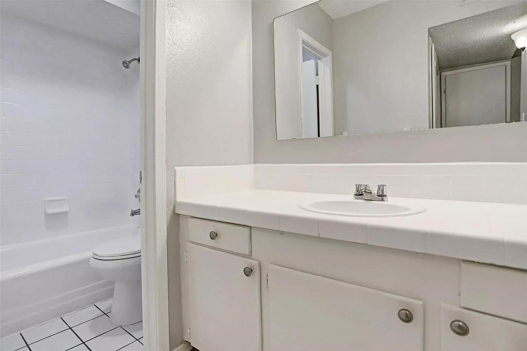 935 Byrne Street - Photo 15