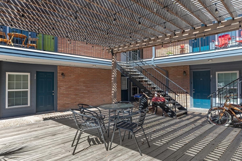 935 Byrne Street - Photo 19